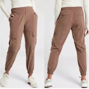 Athleta Chelsea Utility Jogger in Mineral Brown Size 6
